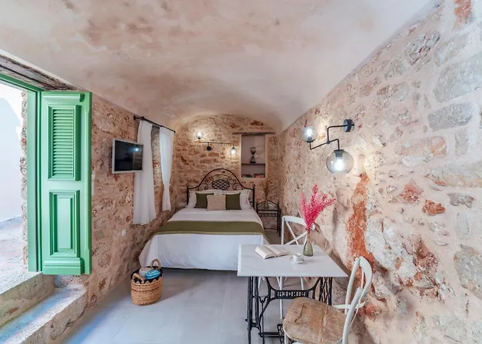 Muse Clio Casa vacanze Chalki Town