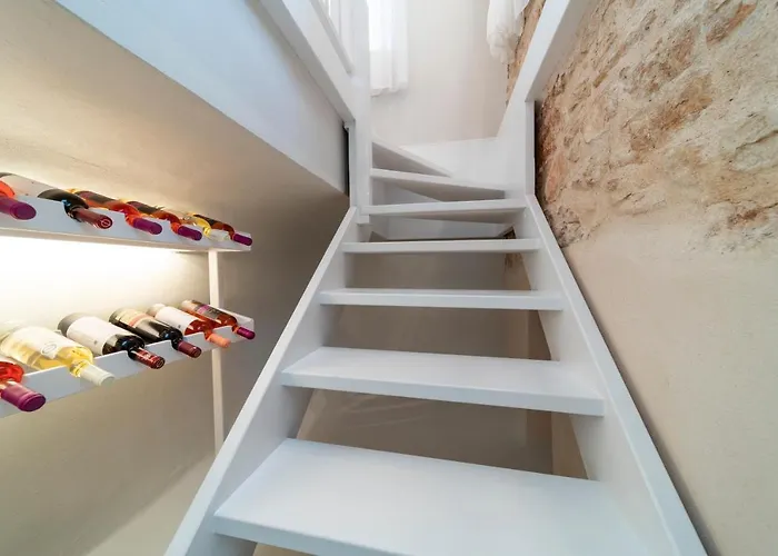 Muse Clio * Chalki Town